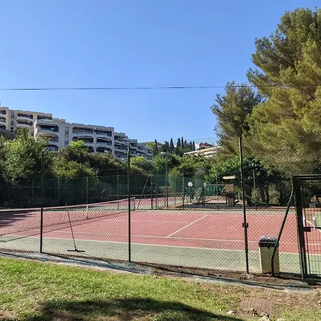 Avec Terrasse - Piscine - Tennis - Gardien Lejlighed